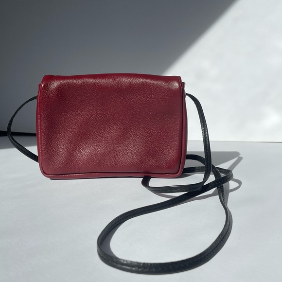 NWOT Handmade Spirit Of The Wild Red Healing Hands Small Crossbody - Picture 2 of 9